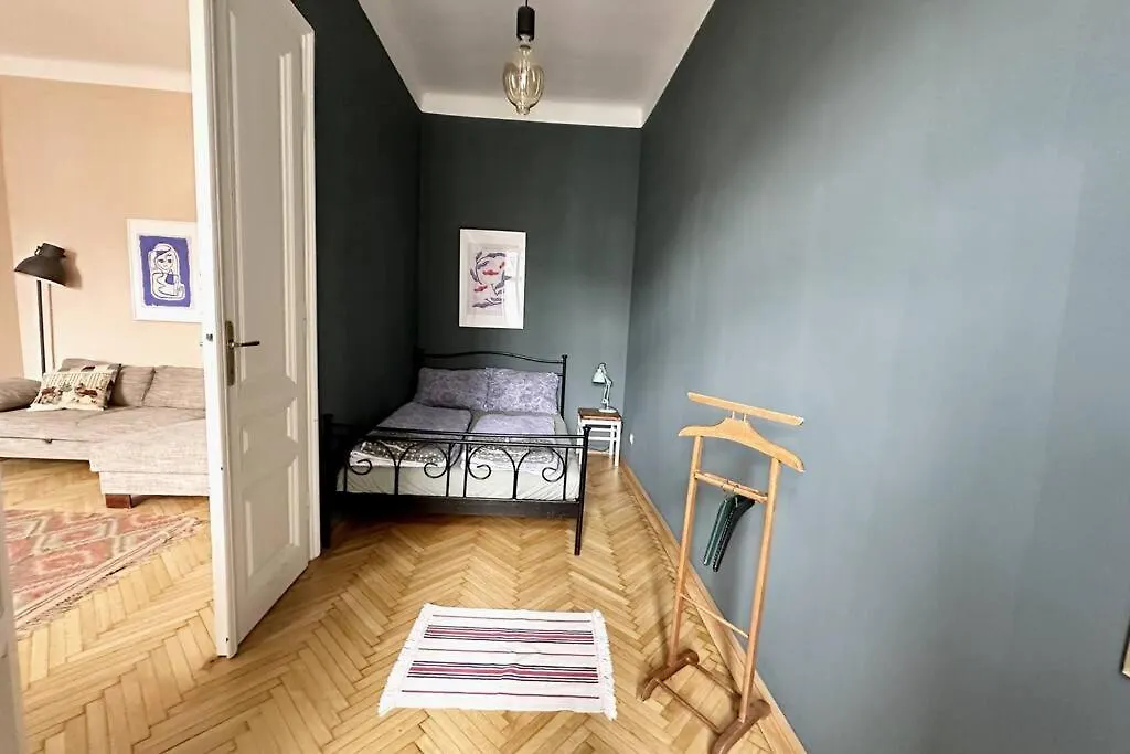 Ruhige & Grosse Altbauwohnung 7Min Zum Zentrum Wien